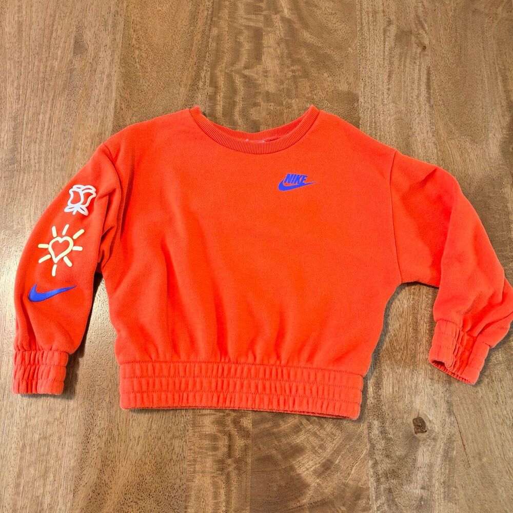 Nike girls’ crewneck sweatshirt in a vibrant orange color, size 4T (98–104 cm /